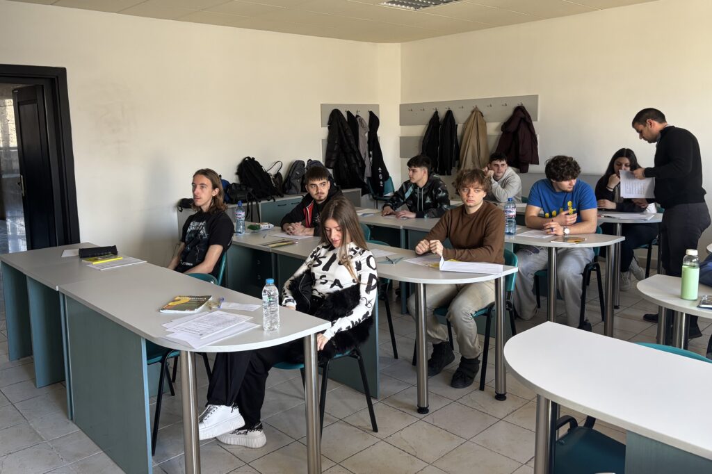 кандидат-студенти на предварителния изпит по математика 